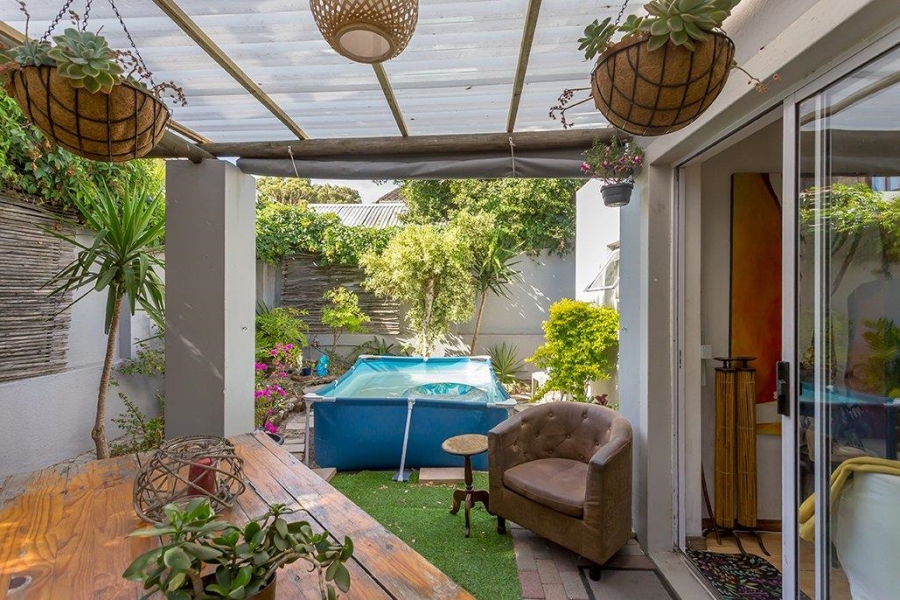 2 Bedroom Property for Sale in Table View Western Cape